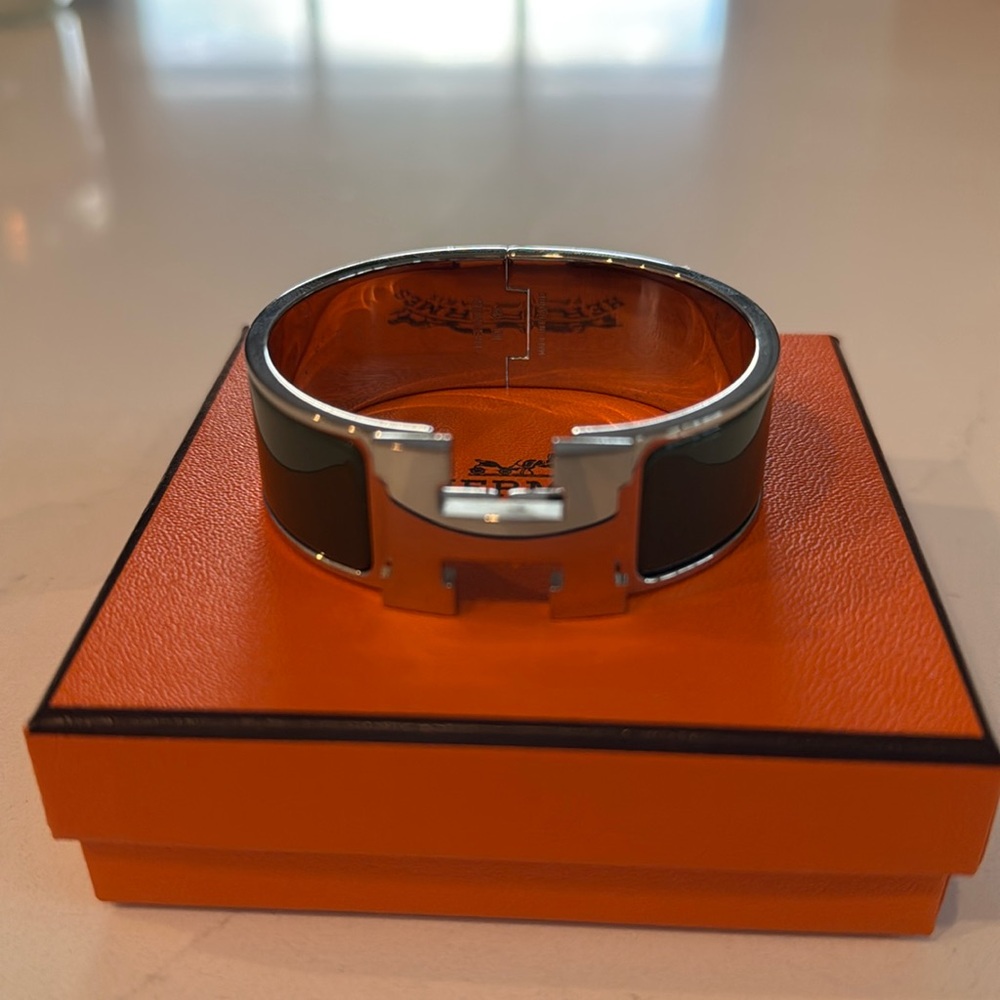 Authentic Hermes Clic Clac army green bracelet